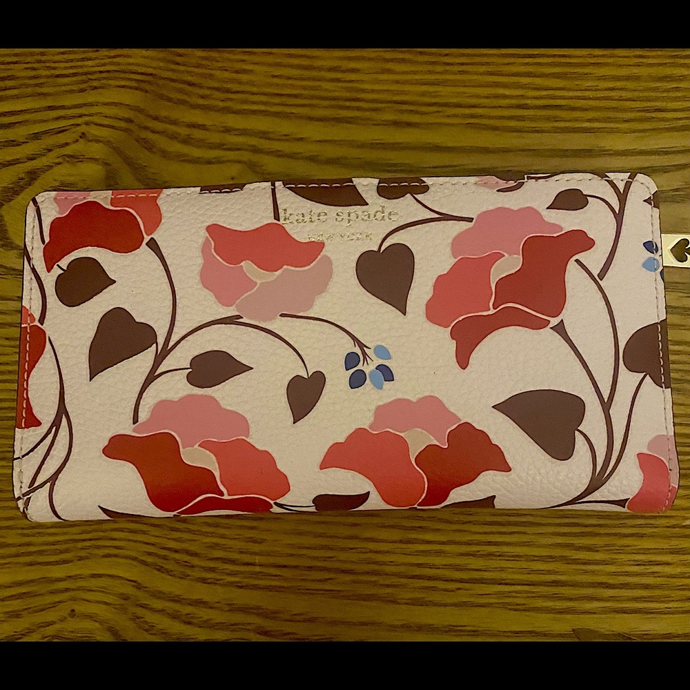 Eva nouveau bloom large slim bifold wallet. LIKE NEW!